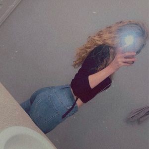 Meet your Posher, Brooke